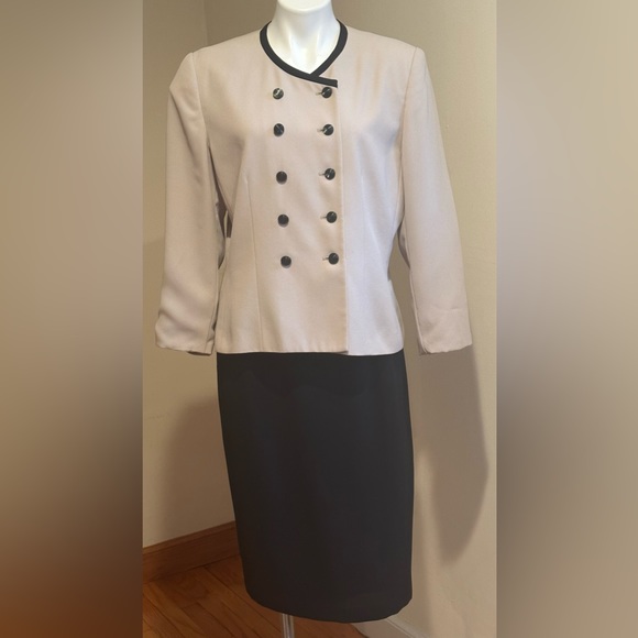 Le Suit Paris New York Beige & Black Top.Skirt Set Top Is Double Breasted Sz 12P - Picture 1 of 16
